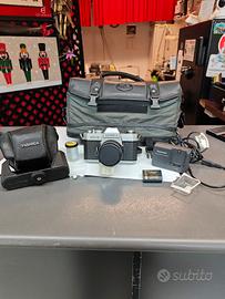 macchina fotografica yashika FX2