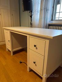 Scrivania IKEA HEMNES bianca con cassetti e anta
