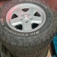gomme e cerchi da 16 cherokee