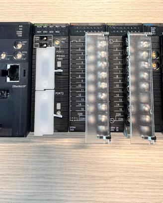 Lotto materiale industriale Omron-PLC,I/O+HMI