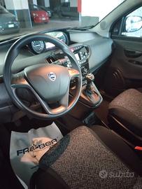 Lancia ypsilon mild hybrid 