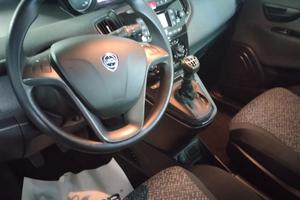 Lancia ypsilon mild hybrid 