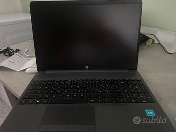 HP 250 G9 15,6  8GB Ram