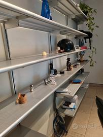 Libreria IKEA Dirigent in alluminio