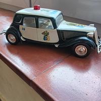 modellini auto in latta