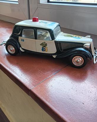 modellini auto in latta