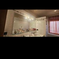 specchio con mensola lavorata a tutta lunghezza ve