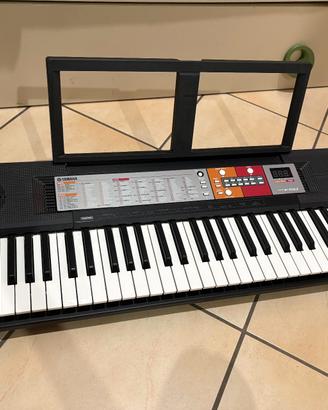 Pianola Yamaha PSR-F50 