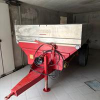 Rimorchio per trasporto uva