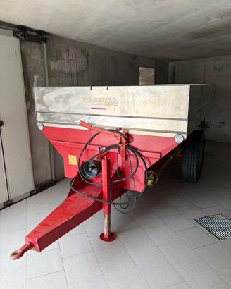 Rimorchio per trasporto uva