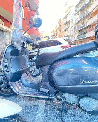Vespa  200 gt