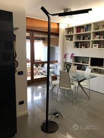 Lampada da terra Oluce