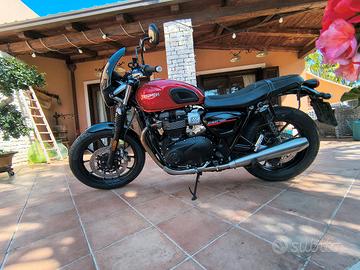 Triumph Bonneville st