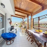 Luminoso Attico con Ampia Terrazza Panoramica