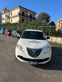 Lancia Ypsilon 0.9 TwinAir 85 CV 5 porte Metano Ec