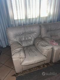 divano + 2 poltrone - buone condizioni - GRATIS