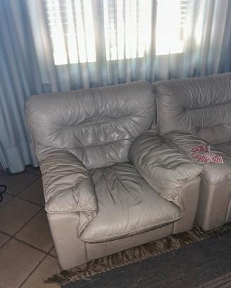 divano + 2 poltrone - buone condizioni - GRATIS