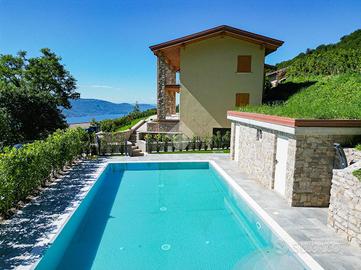 VILLA SINGOLA A TIGNALE