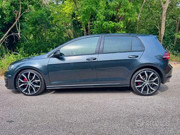 Volkswagen Golf 7 GTD - DSG - 184 cv