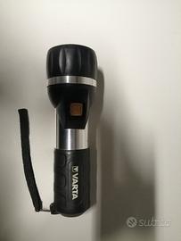 TORCIA  MARCA VARTA  A  LED