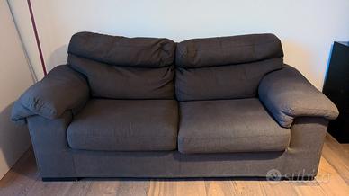 Divano marca Poltrone e Sofà