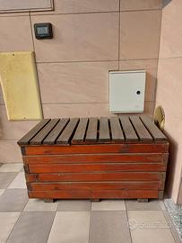 Cassapanca in legno