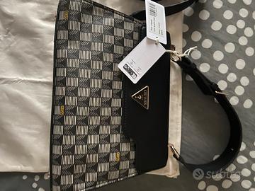 Borsa edizione limitata Guess