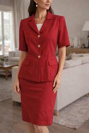 Tailleur rosso elegante L/XL con bottoni dorati