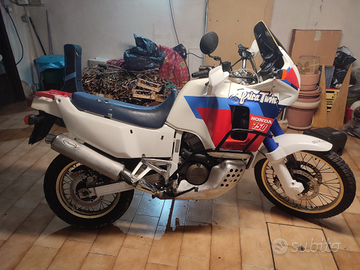 HONDA Africa Twin RD04 XRV 750