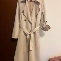 Trench coat beige del marchio CVG