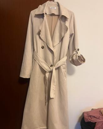 Trench coat beige del marchio CVG