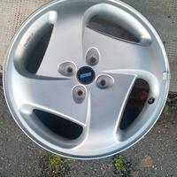 cerchio in lega da 16"