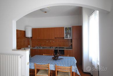 Cucina 3,20 metri esclusa lavatrice e frigorifero