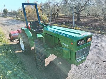 Trattore Ferrari 33 cv incersore 4 gomme nuove con