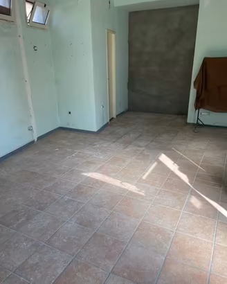 Immobile di 30 m² con 1 locale a Lucca