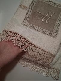 asciugamani ricamati