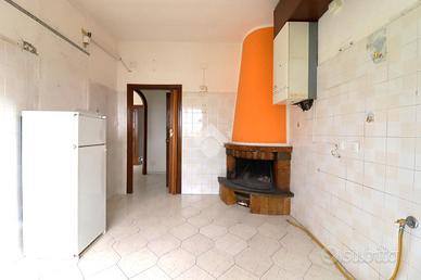 3 LOCALI A TERNI