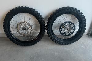 Cerchi e pneumatici da motocross
