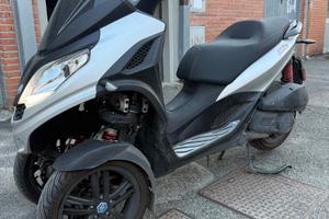 Piaggio MP3 300 Sport - Patente B