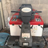 Spazzatrice uomo a bordo a scoppio