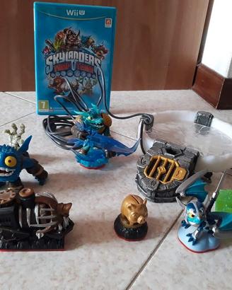 Videogioco SKYLANDERS + personaggi per WII U