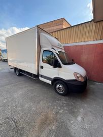 35c15 motore 3000 furgone e sponda 