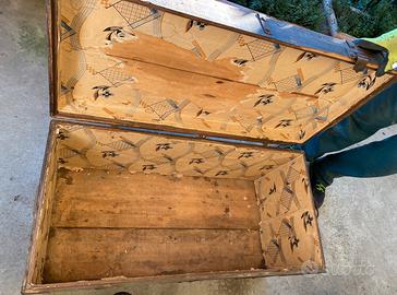 Baule vintage in vero legno