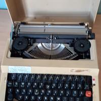 Vintage Rare Maritsa 30 Portable Typewriter