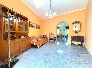 CASA SEMINDIPENDENTE A SAN MARTINO VALLE CAUDINA