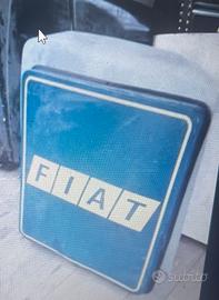 Insegna luminosa Fiat