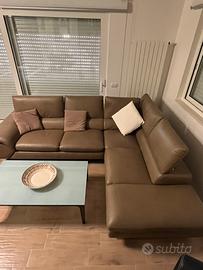 Divano in pelle ad angolo
