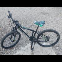 Bicicletta mountain bike rockrider 