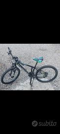 Bicicletta mountain bike rockrider 