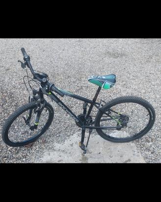 Bicicletta mountain bike rockrider 
